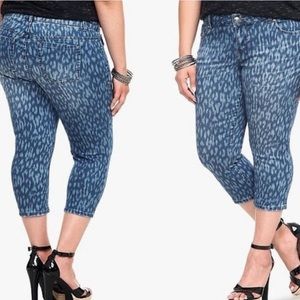 Torrid Denim Capris with Light Leopard Print